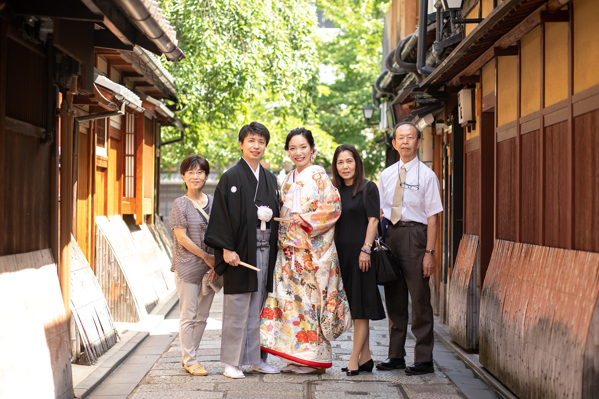 【フォトウエディング】ご家族も一緒にお写真撮り | 【京鐘 想い出結婚式】京都・東京の和婚プロデュースと高品質な和装レンタル